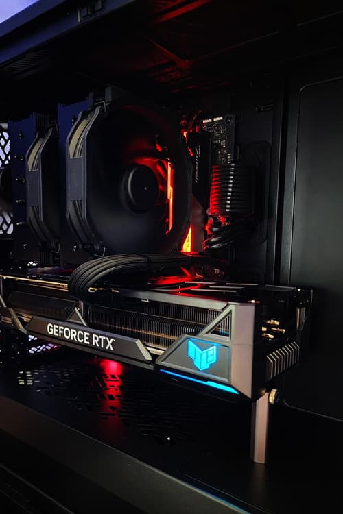 A GeForce RTX card inside a Kuro gaming build
